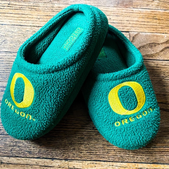 Youth Oregon Ducks Slippers - Picture 1 of 2